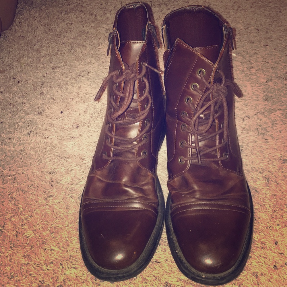 Men’s leather brown boot size 9
